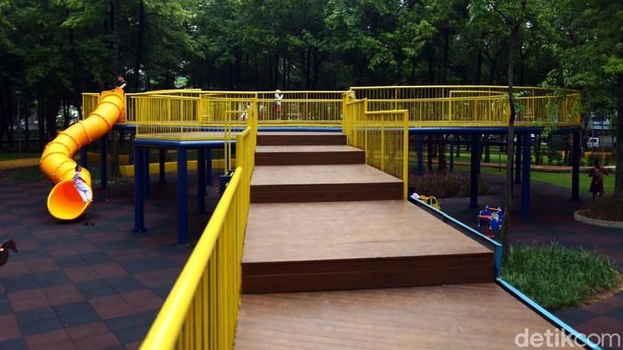 detikcom's tweet photo. #Foto Pascarevitalisasi, Taman Puring dengan wajah baru kini makin eksis. Desain taman yang nyaman, ramah anak dan menarik menjadi sorotan tersendiri bagi masyarakat. Berikut potretnya! #TamanPuring

Selengkapnya di https://t.co/UacJv2KTJ3 https://t.co/LCj1D35f1K
