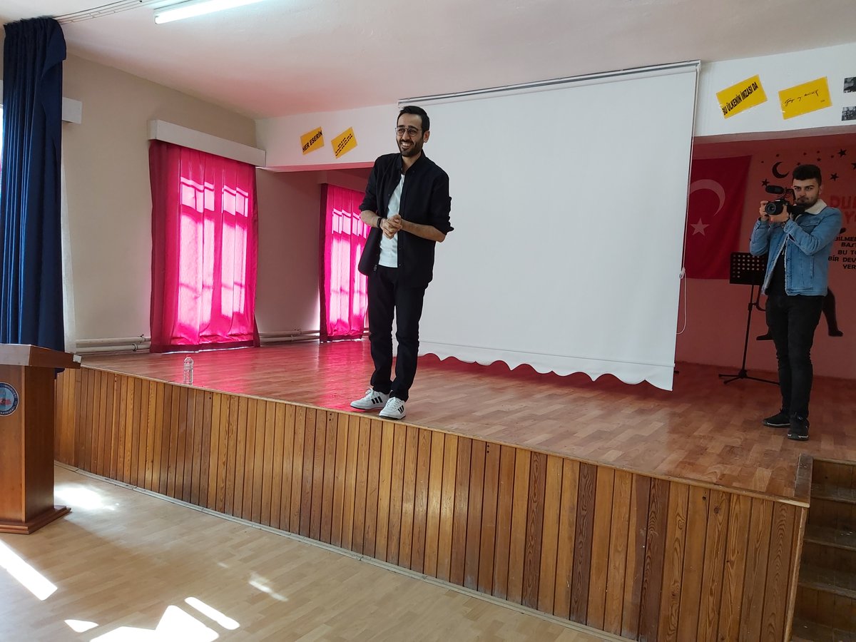 SulakyurtM's tweet photo. İlçe Milli Eğitim Müdürümüz Sayın Yıldıray DOĞAN'ın katkılarıyla öğrencilerimize Sınav Kaygısı ile başaçıkabilme konusunda seminer veren Gökhan MÜFTÜOĞLUN'a yani namı diğer"Gri Koç"a bu gönüllü hizmetinden dolayı teşekkür ediyoruz. @tufekciyusuf @YldrayDOAN15 @iavci10 @metinevci6 https://t.co/0LIygrSUHB