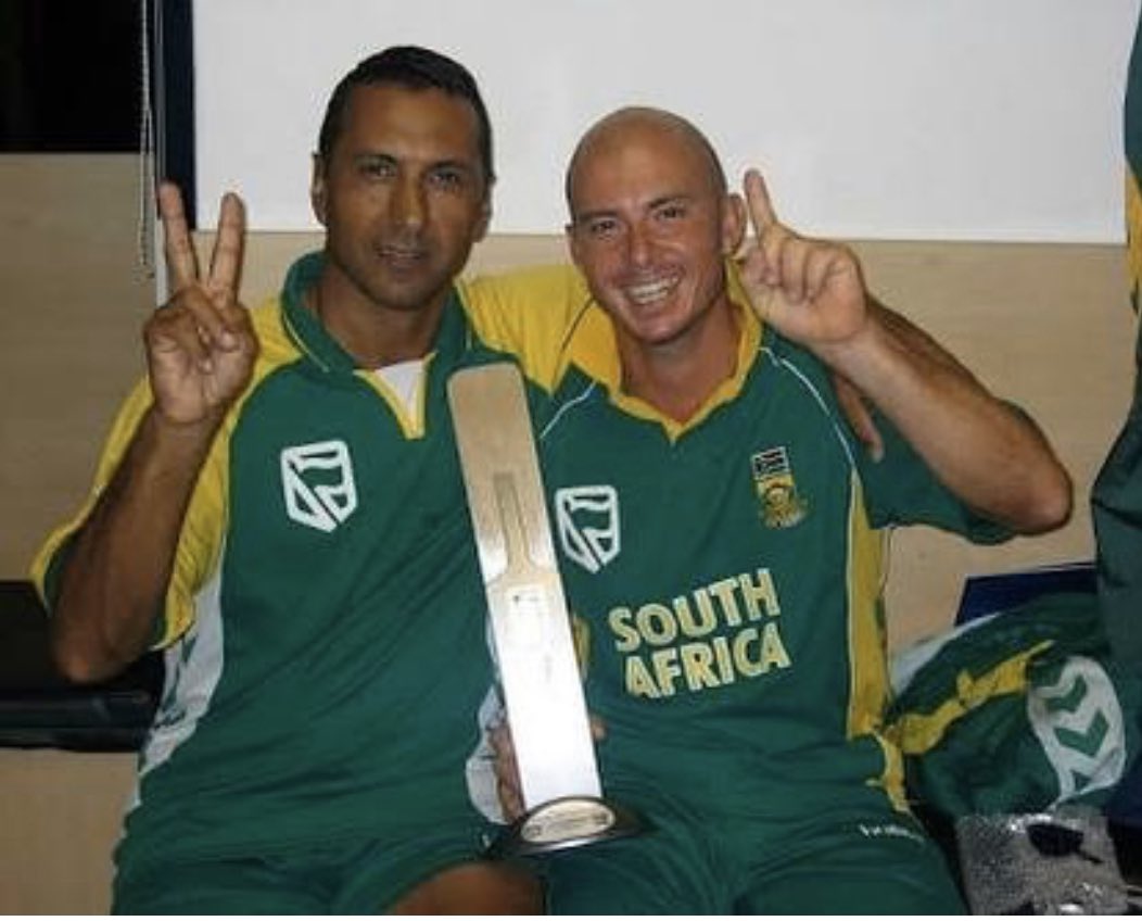 VincentBarnes60's tweet photo. #Throwback to 12 March 2006. Anniversary of the greatest ODI of all time. What a game. What a batting display by this gentleman, @hershybru 👊🏽👊🏽👊🏽#438game #SAvAus https://t.co/yR2zrZey8Q