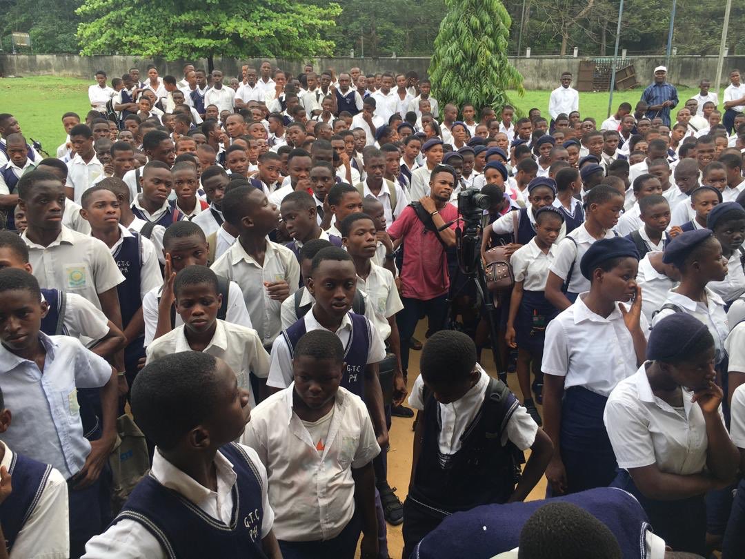 RecyclePhc's tweet photo. Our sanitization at GTC yesterday went great 👍.
Looking forward to visiting more schools.
Our goal is to spread the word- so we all know how to save our planet 🌎.
@NigeriaEarthday #EarthDayNigeria #EarthRiseNigeria https://t.co/lOQ4GTp6M1
