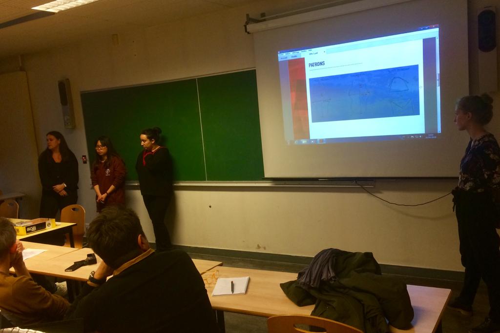 EPABretagne's tweet image. 👨‍💼👩‍💼 L'art de pitcher son projet et de convaincre par les étudiants de @EcoRennes1 
Hier soir, simulation en réel devant une assemblée #experiencepro #minientrepriseepa #RevelateurDeTalents #AuTop #Merci aux mentors de #Unexo qui les conseillent 👍