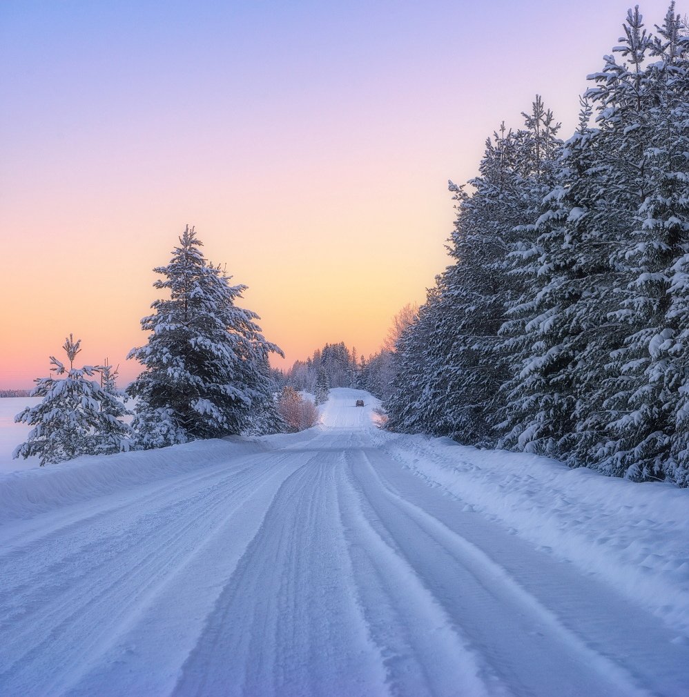 Зимнее утро дорога. Зимние дороги. Зимняя дорога. Дорога зимой. Кировская область зимой.