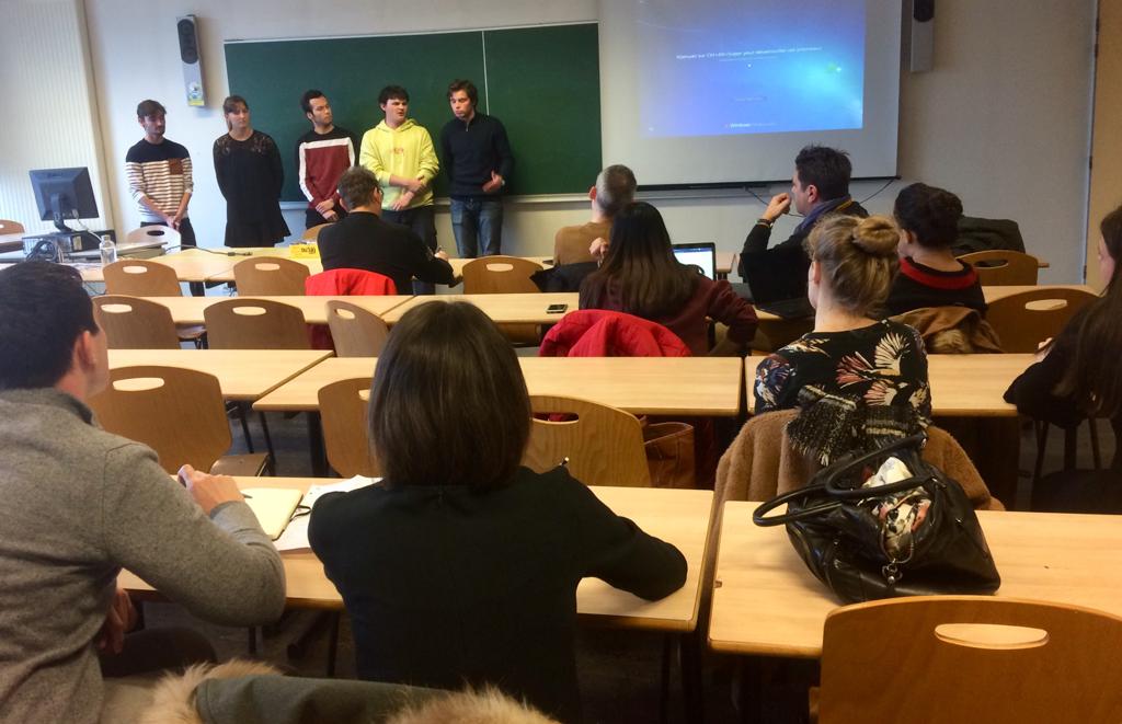 EPABretagne's tweet image. 👨‍💼👩‍💼 L'art de pitcher son projet et de convaincre par les étudiants de @EcoRennes1 
Hier soir, simulation en réel devant une assemblée #experiencepro #minientrepriseepa #RevelateurDeTalents #AuTop #Merci aux mentors de #Unexo qui les conseillent 👍