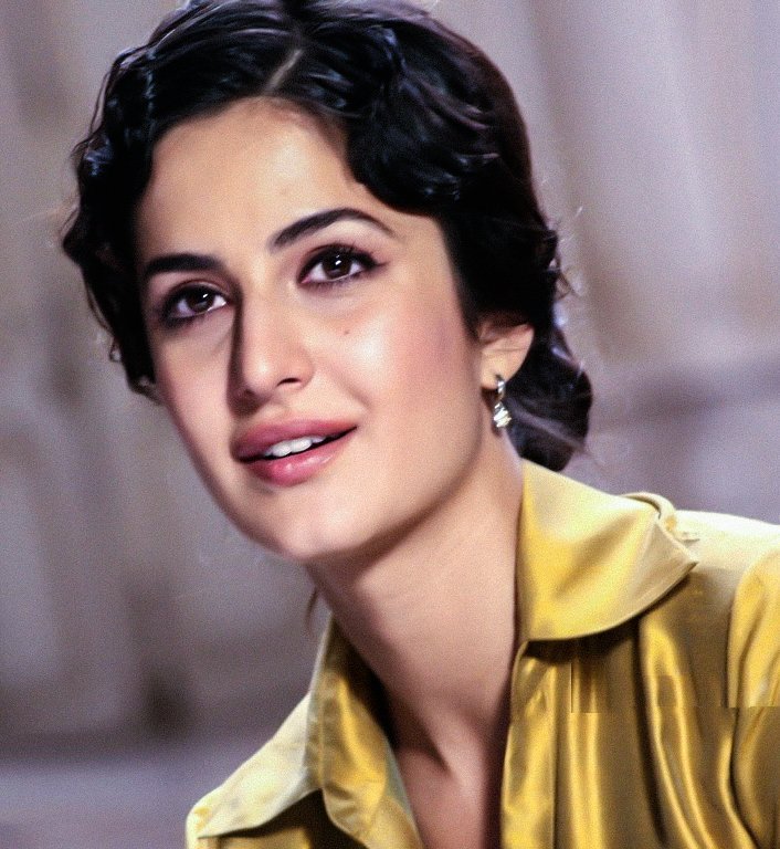 Reply with your favourite pictures of Katrina Kaif It’s for mankind.