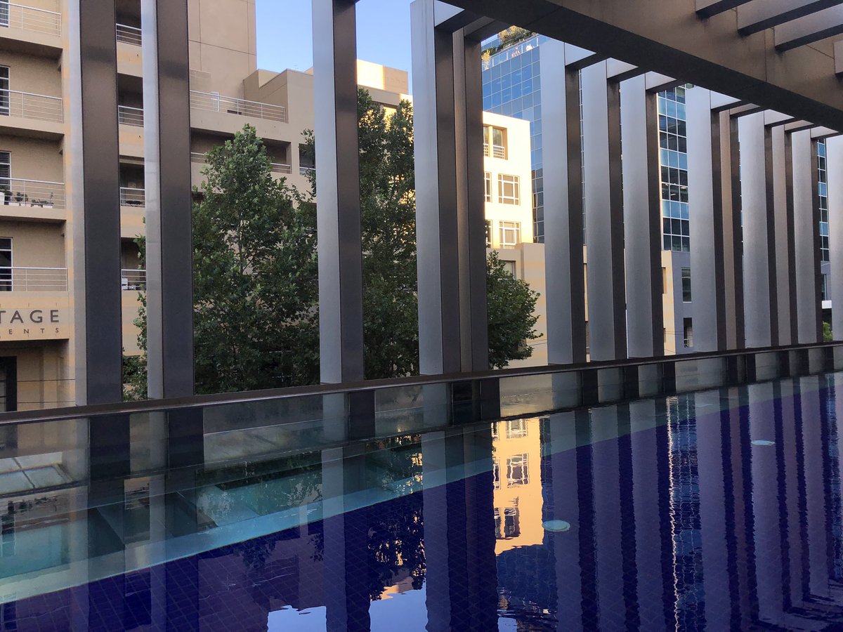 aynsleydamery's tweet photo. Here in sunny (maybe for not so long .... 🙈) #Melbourne 🇦🇺 for the ultimate @TOAGlobal #TOAroadshow - the epic finale 💥

https://t.co/dmEjrPTbBf https://t.co/hKtedYSqiE