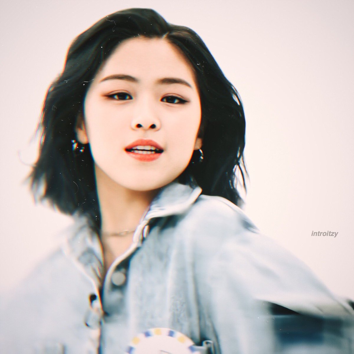 introitzy's tweet photo. 류 ~ 

— #ryujin #itzy #신류진 #있지 https://t.co/hNsaHGLrlr