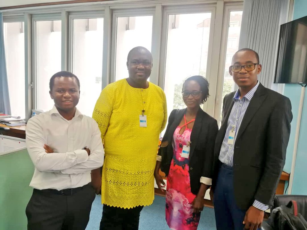 BibericLokwa's tweet photo. #INSTANT #WorkToWork
Présentation ce matin du Programme #DigitalWeekAcademy et Plaidoyer sur le projet Campus Numérique Communautaire #CNC à l'équipe Éducation de la @Banquemondiale. https://t.co/HEurUEiMh3