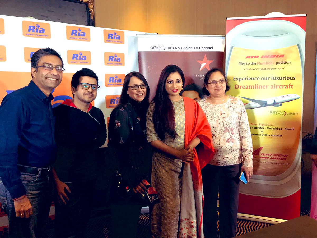 rubyraza's tweet photo. Lyca 💚💙
Can you guess what we were talking about #lookingateachother ? 🤔 #HappyBirthdayShreyaGhoshal 🎂 #ShreyaGhoshal @shreyaghoshal #favouritesinger 🎶
Catch you favourite Shreya songs on @LycaRadio1458 10am-1pm 🎧 https://t.co/ZHbNdpVy9r