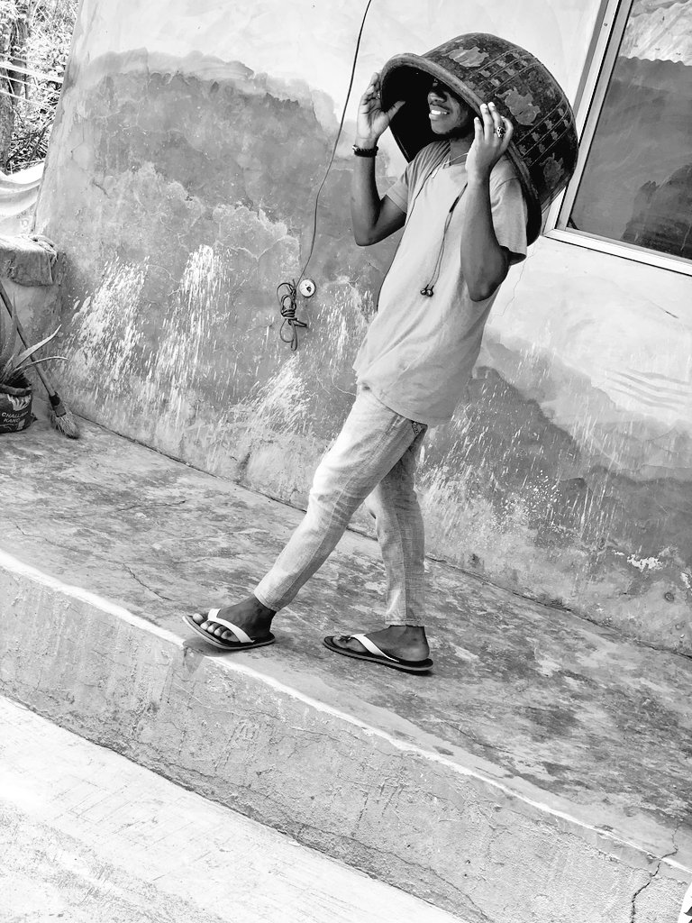 _TheSemiloore's tweet image. *Few moments later...the head warmer became too big for my head*