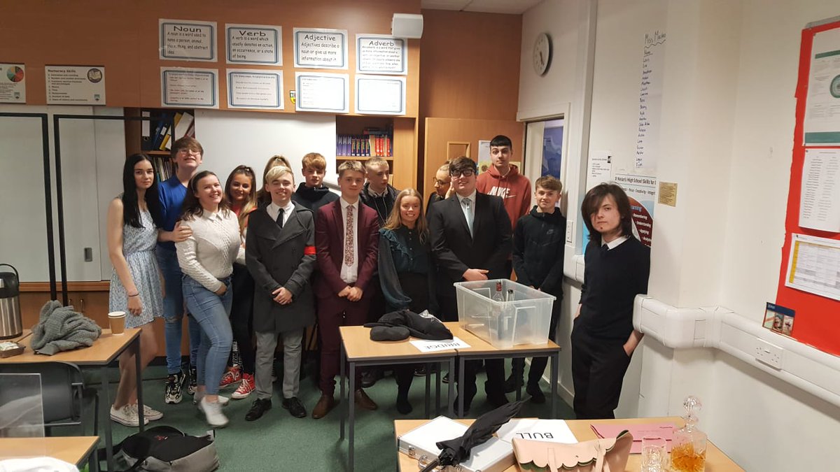 SNHSEngDrama's tweet photo. Wonderful entertainment from the Nat 5 and Higher Drama pupils for their friends and family last night! #creativity 📚🎭👫🏼 https://t.co/Mwby32WQ0T
