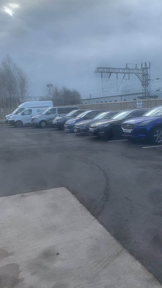 dazzlar_darrel's tweet photo. Clean car show room. Ready to impress our customers and give them upgrade options. https://t.co/ZkCpF9DPWD