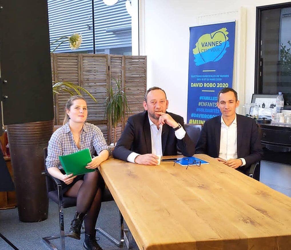 DavidRobo56's tweet image. RDV ce soir à 18 h 30 pour le troisième et dernier Facebook Live avant le premier tour ! Je répondrai à toutes vos questions en direct #vannes #vannescestvous #Municipales2020 #davidrobo2020