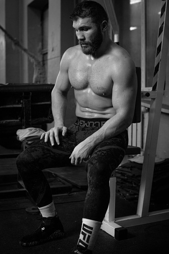 ICutelaba's tweet photo. Just the target🎯 #cutelaba #ufc #ufcbrooklyn https://t.co/fYNlK9CVw7