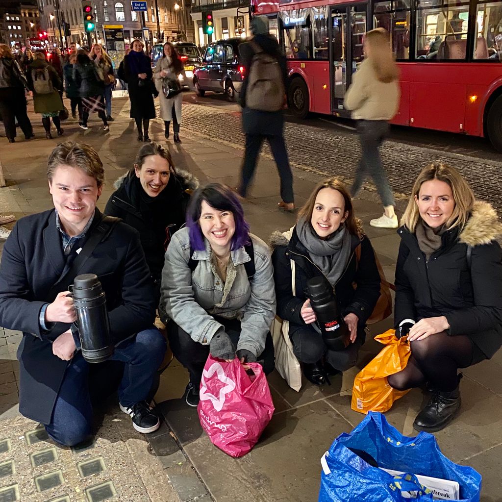 hotchocmob's tweet photo. Our #volunteers go out on Tuesdays in #London to make hot drinks, distribute food and essentials, and to have a chat with the city's #roughsleepers. If you'd like to join us, just click the link in out bio! #HCM #hotchocmob #volunteerhomelesslondon https://t.co/iaNnWcVAQe
