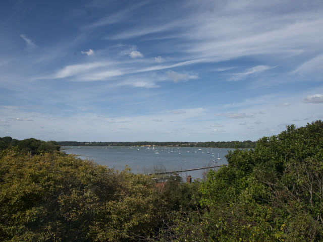 SuffolkCottHols's tweet photo. We are delighted to welcome Crows Nest Annexe to the #CountryCollection 🏡 
Set in the perfect location to explore all that #Suffolk has to offer. Complete with spectacular views across the #River Orwell and wonderfully landscaped gardens. 
https://t.co/nMBs8UKpiH #Staycation https://t.co/Hxj4DB5LFs