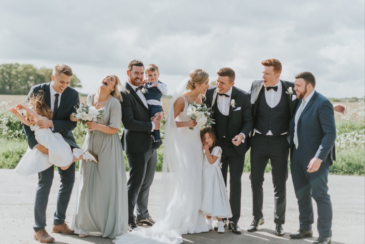 ⭐<a href="/the_compasses/">Compasses Pattiswick</a> was the perfect backdrop for Hannah and Sam's classically styled big day. Find their #weddingsuppliers and the rest of their story at  anessex.wedding/real-wedding/1… <a href="/Inprintonline/">Inprint</a> <a href="/the_compasses/">Compasses Pattiswick</a> @LayerMarneyTwr <a href="/SuperStarBooths/">SuperStarPhotoBooths</a> <a href="/AbigailsColl/">Abigail Neill</a>

Photo <a href="/ejphotography44/">elizabethjaynephotos</a>