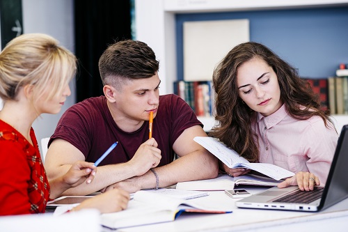 Bijles en huiswerkbegeleiding steeds populairder. De ongelijkheid in het onderwijs wordt hiermee groter #onderwijs bit.ly/3cOwiZC