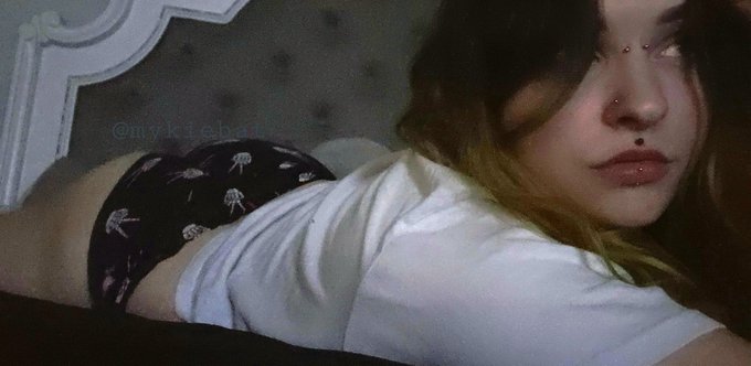 I'm going to sleep. Waking up without tribute is not an option. Pay up.    🦇 modified 🦇 findom 🦇 paypig<a href="/tag/live"class="tags"><span>#live</span></a><a href="/tag/chaturbate"class="tags"><span>#chaturbate</span></a>