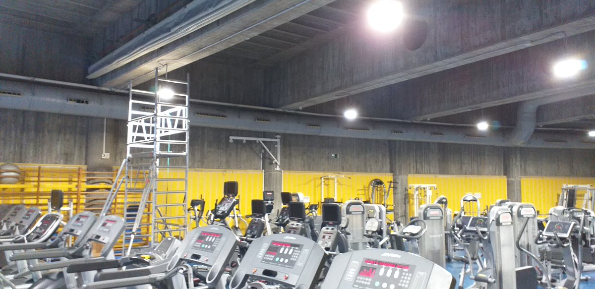 styledpro's tweet image. Renovamos la #iluminación #led en gimnasio con las #campanas #industriales #led más competitivas y de la mejor calidad, nuestra promoción con las #campanas #led #UFO #lumileds #meanwell lleva en activo varios años.