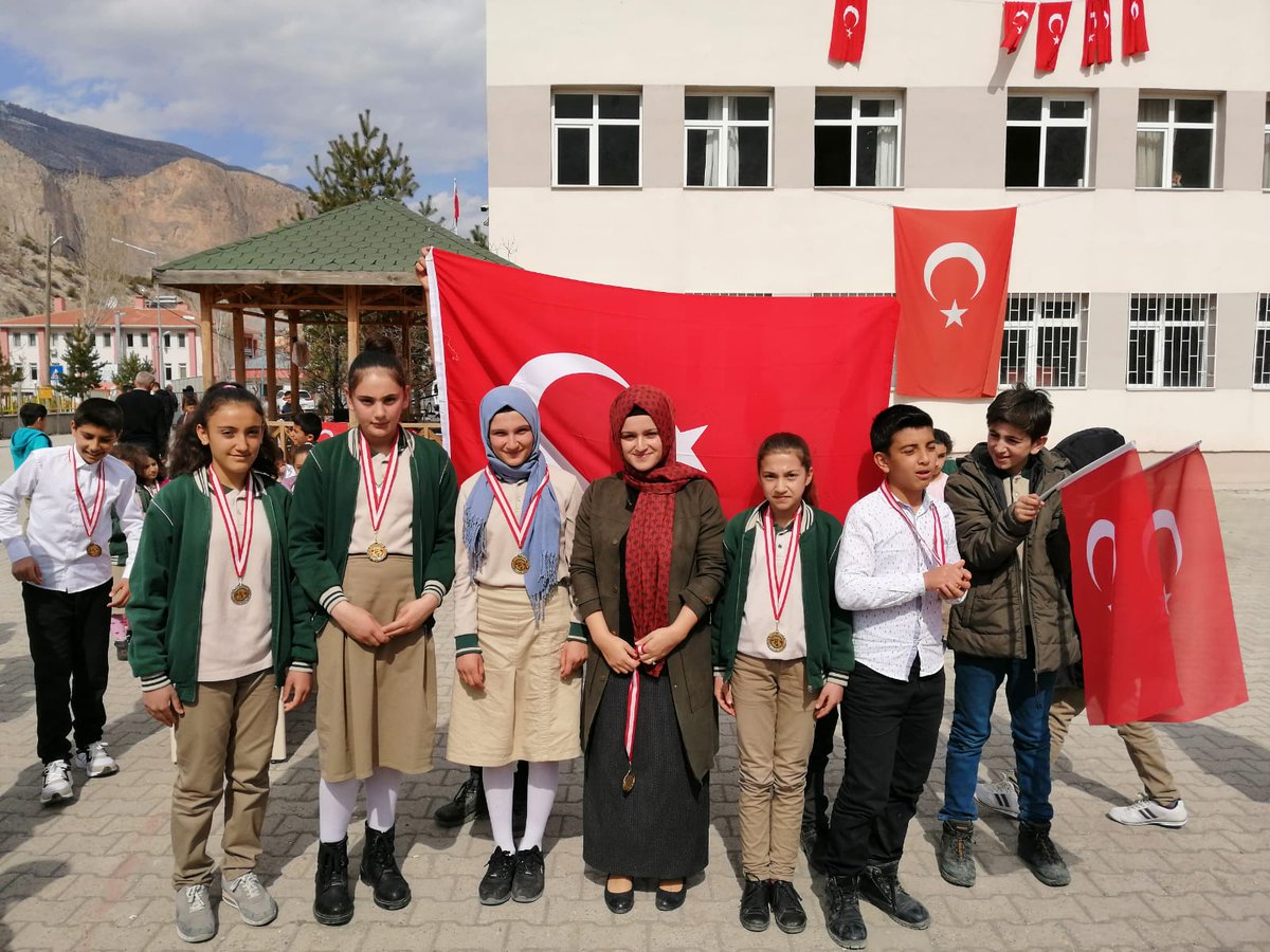 SelaleIlk's tweet photo. ŞELALE İLK-ORTAOKULU 12 MART İSTİKLAL MARŞININ KABULÜ VE M.AKİF ERSOY'U ANMA GÜNÜ
#12Mart #istiklalmarsi @Erzurum_Mem @MemUzundere https://t.co/a9RQGDF5NN