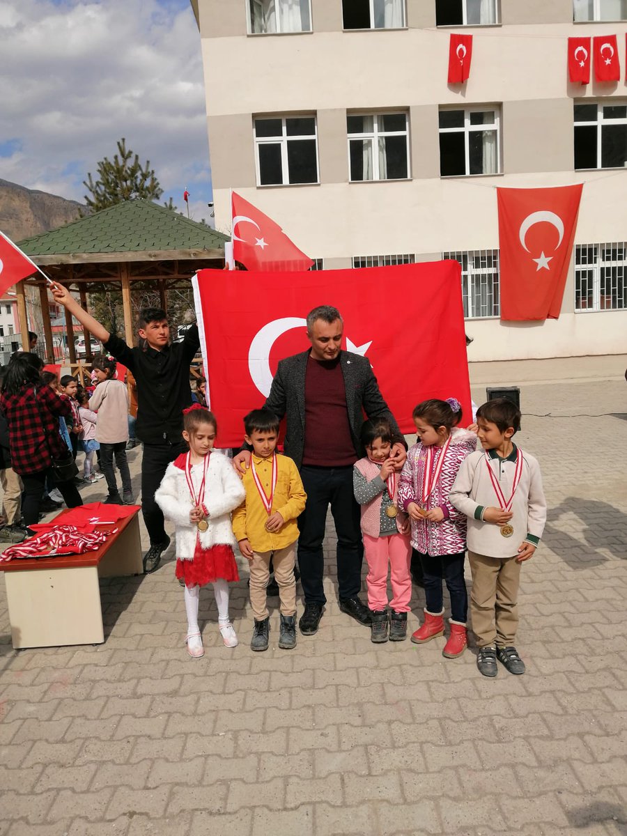 SelaleIlk's tweet photo. ŞELALE İLK-ORTAOKULU 12 MART İSTİKLAL MARŞININ KABULÜ VE M.AKİF ERSOY'U ANMA GÜNÜ
#12Mart #istiklalmarsi @Erzurum_Mem @MemUzundere https://t.co/a9RQGDF5NN