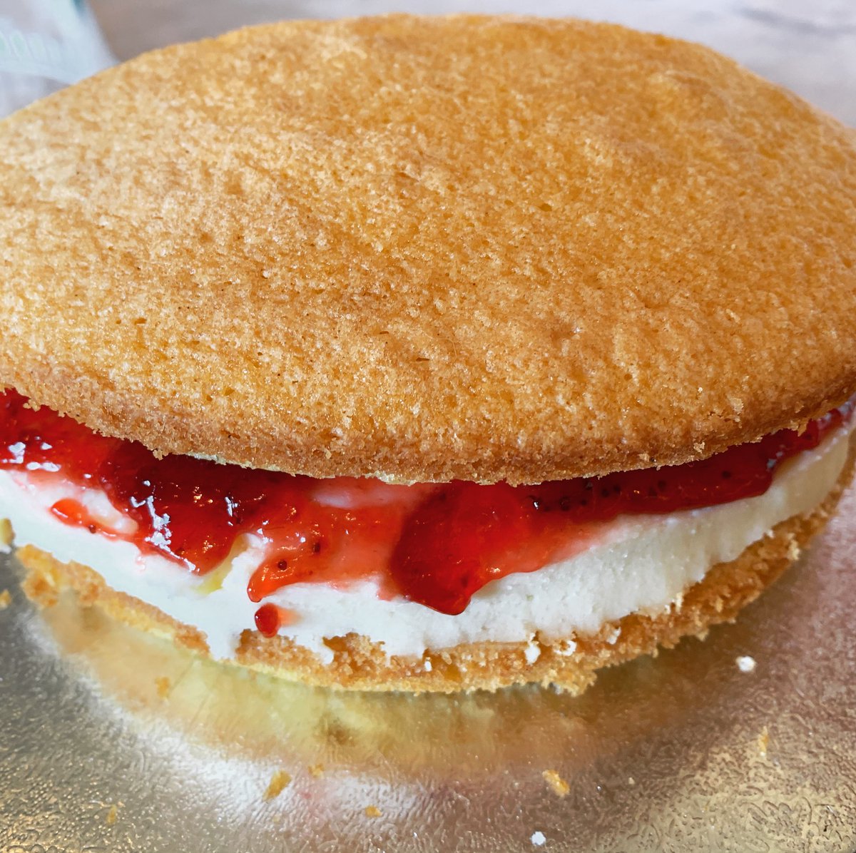 If you’re thinking of treating yourself to cake or dinner, today’s the day for Victoria sponge 🍰 we’ve space today but are fully booked from 12 tomorrow 👍