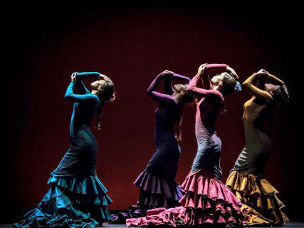 MallorcaRunaway's tweet photo. María Pagés, 'Una oda al tiempo', una coreografía flamenca sobre la contemporaneidad y sobre el necesario diálogo con la memoria. El 14 de marzo a las 21:00h en el Auditorium de Palma.

Descarga nuestra guía y no te pierdas los mejores eventos de Mallorca https://t.co/pqVvhewXIl https://t.co/9kiEPwUaTa