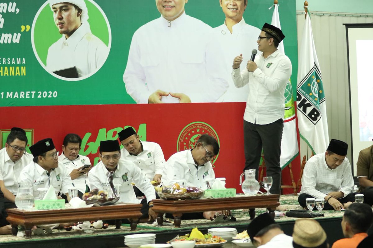 pecinet's tweet photo. “Orang yang terkaya adalah orang yang menerima pembagian (taqdir) dari Allah dengan senang hati.” – Ali bin Husein #MujahadahPKB https://t.co/siXbzduh6e