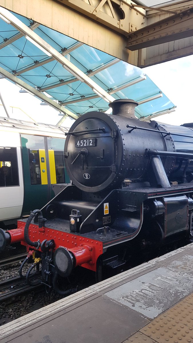 We left Clapham Junction approximately 30 minutes late and are slowly making up time. #steamtrain #bath #dayout