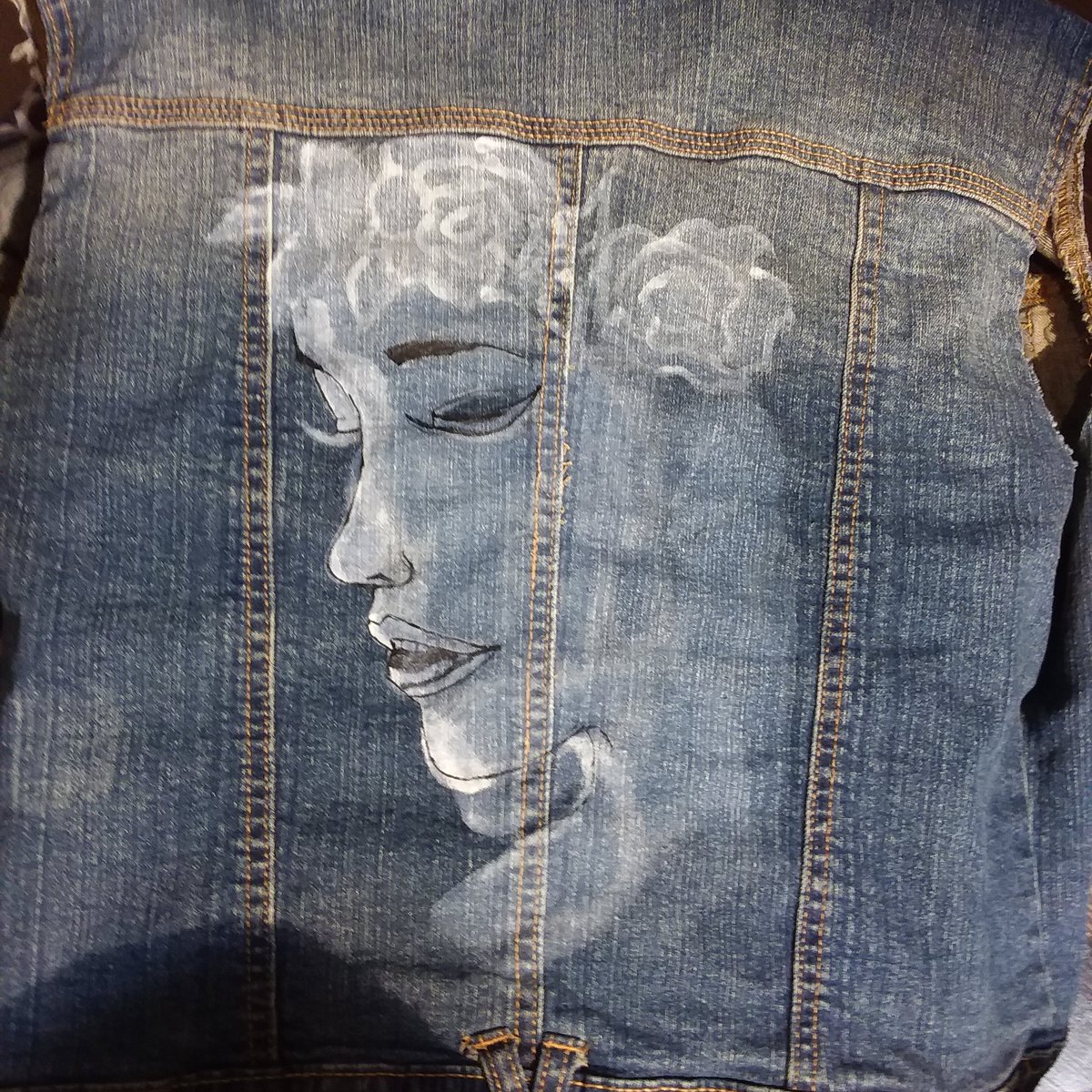 A new vest I have started early this am, vest is size L Bluecrush brand #womenpainting #artondenim #denim #artonclothing #oneofakind #greatgifts