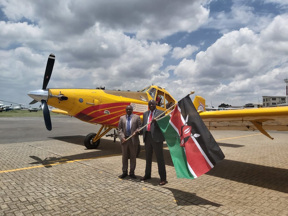 FAOKenya's tweet photo. Now: we hand over 3 planes to government of 🇰🇪 to boost aerial  #DesetLocusts control measures. The 3 planes will go to Isiolo, Marsabit and Turkana bases, in response to the flying patterns of immature and mature 🦗swarms seen coming in from 🇪🇹 and 🇸🇴 https://t.co/2aEsIBKkMK