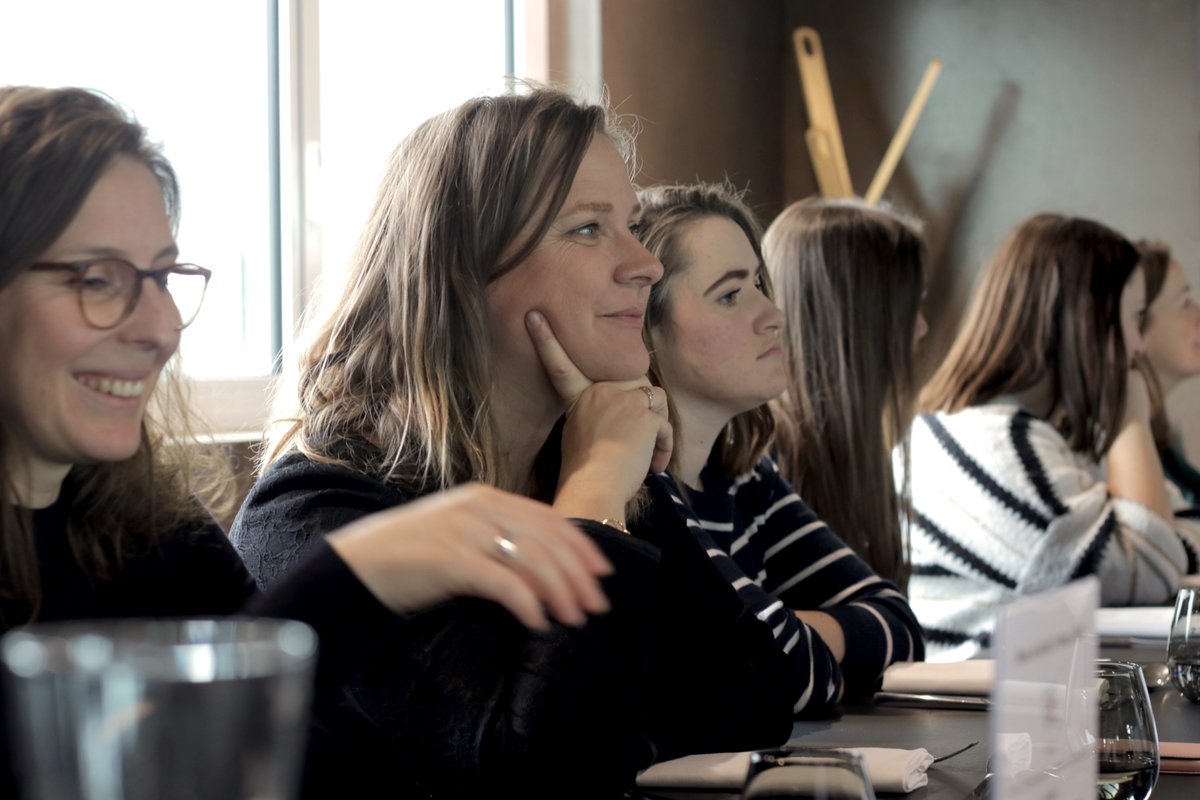 HtmyFR's tweet photo. 💖 #HTMYInside | Chaque 1er lundi du mois, toute l’équipe déjeune ensemble. 😋 Cette fois-ci, nous avons eu le plaisir de savourer les délicieux plats du restaurant @LeCielDeRennes.
Un moment d’échange beaucoup apprécié par chacun et chacune.✌️#MarqueEmployeur #Collaborateurs https://t.co/k6ceaOWud6