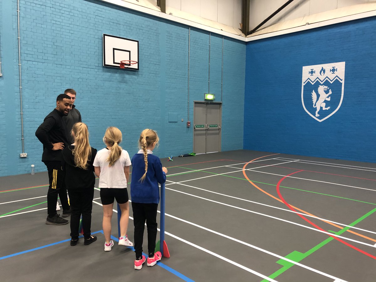 Our 2nd year Sport Coaching students are leading Olympic themed sessions with local Primary school, <a href="/SaintPetersSch/">St. Peter’s School🧡</a>, this morning. 🏃‍♂️🏃‍♀️
Great to see so much energy &amp; enthusiasm early in the morning &amp; our students putting their coaching skills into action! #LoveNewman #MyNewUni