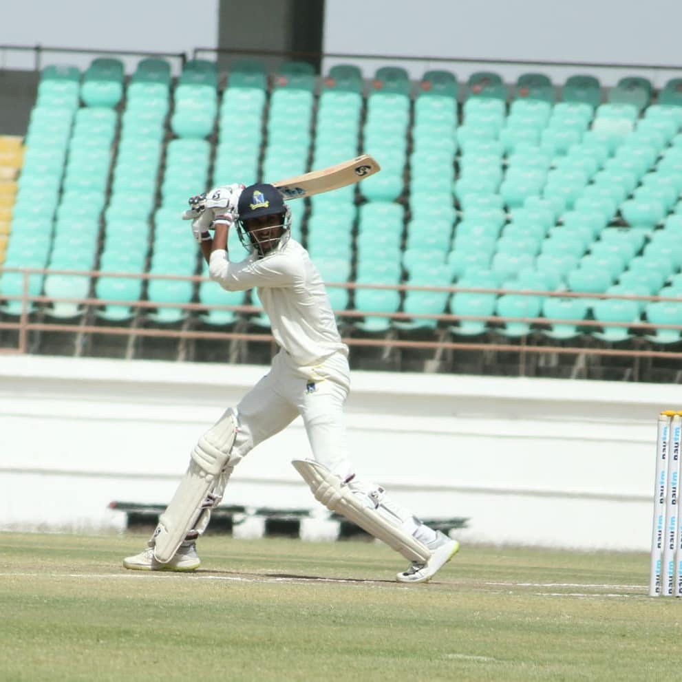 CabCricket's tweet photo. Moments from the second session of the #RanjiTrophyFinal between Bengal Vs Saurashtra on day 4.
#CAB
#SAUvBEN
#SupportTeamBengal https://t.co/bIl7n3FdWy