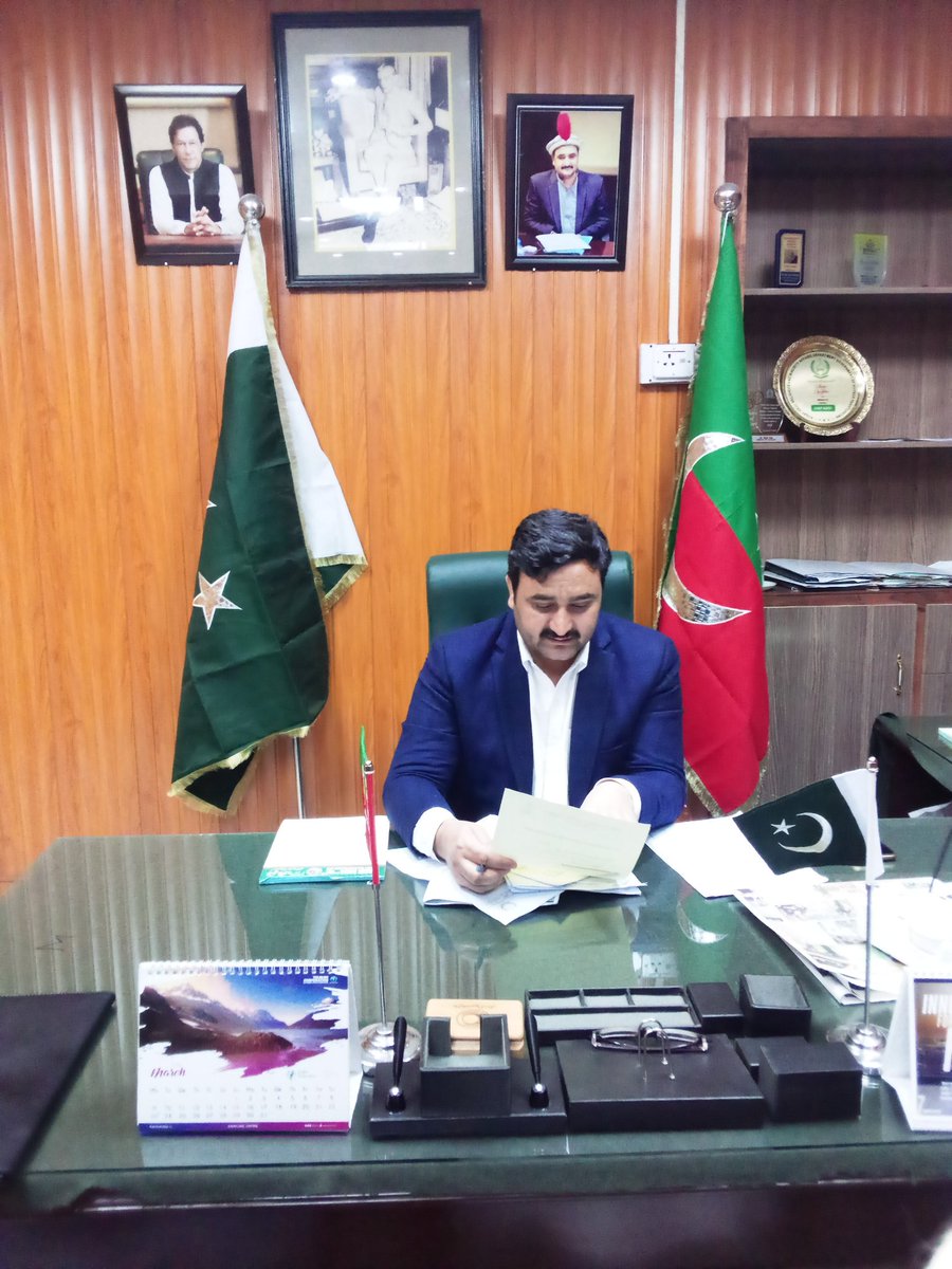 SinghMpa's tweet photo. ایم پی اےسردار رنجیت سنگھ کی قیادت میں ہنگو کی مینارٹی کمیونٹی کے وفد کی جناب وزیر زادہ صاحب سے ملاقات
پادری دانش اور ہنگو کی کمیونٹی نے جناب وزیر زادہ کو ""ایک روزہ بشارتی و شفائی عبادت"" میں بطور مہمان خصوصی دعوت دی نیز ہنگو مینارٹی کمیونٹی کو درپیش مختلف مسائل پر بات چیت ہوئی https://t.co/fWwnrgSOen