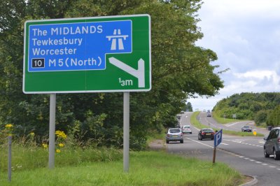 PunchlineGlos's tweet photo. Funding approved and work to begin soon on all-ways access to #Junction10 of the #M5 motorway🚗👉https://t.co/T3ZMqP0v2U
#GlosRoads #Development https://t.co/DZVsF6gWqI