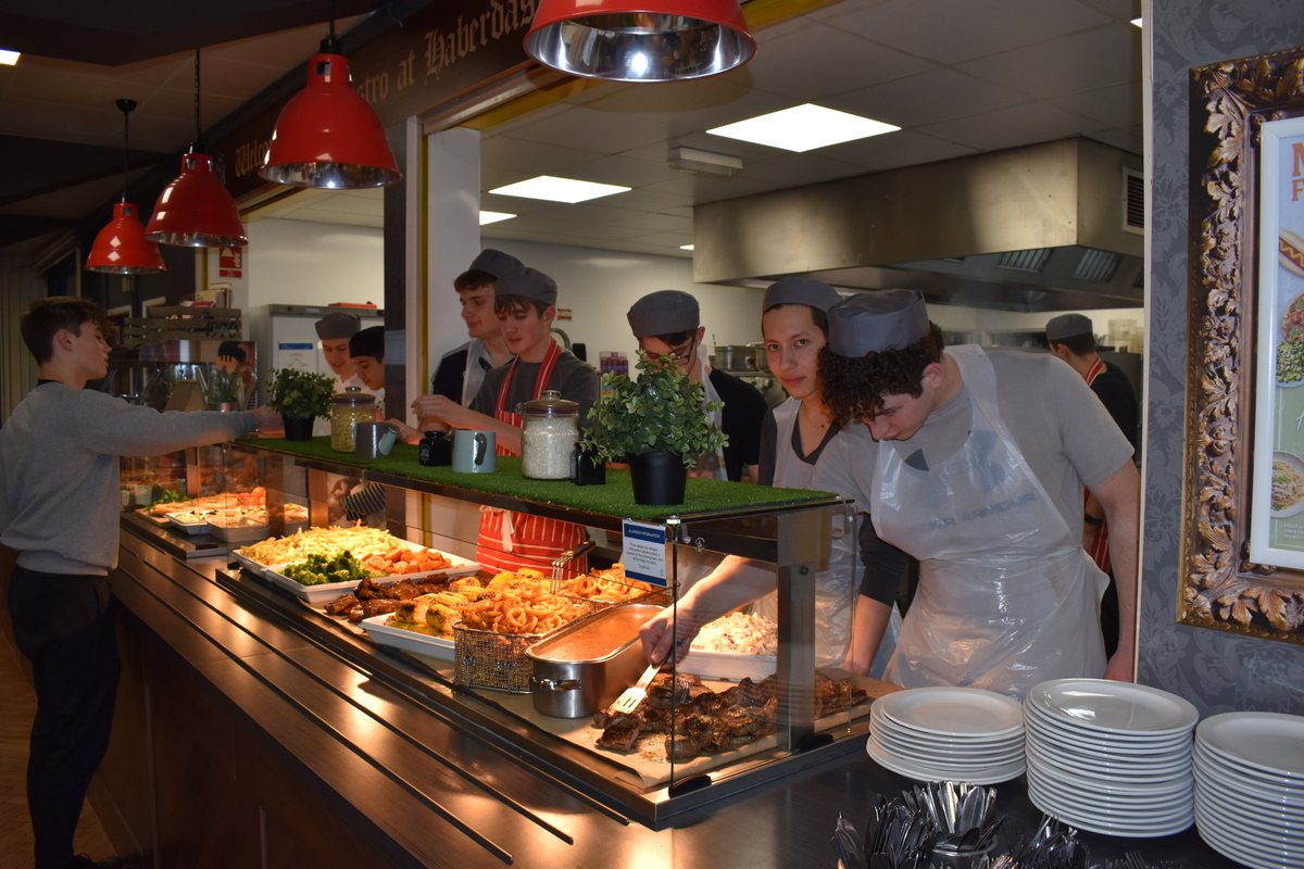 More great skills being learnt by our senior boarders last night as they had their 3rd cooking lesson from our friends at <a href="/AtalianServest/">AtalianServest</a>. Many thanks to @chefdaz_HA and his team for all their help. Great work boys!