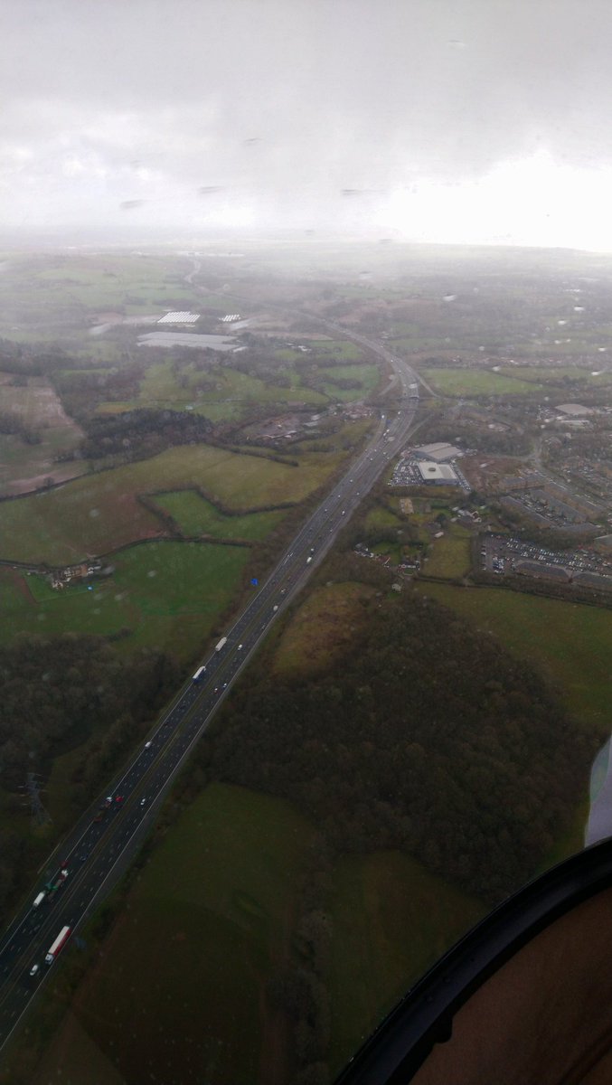 hoverhelis's tweet image. M4 running smooth today enroute to #CheltenhamFestival