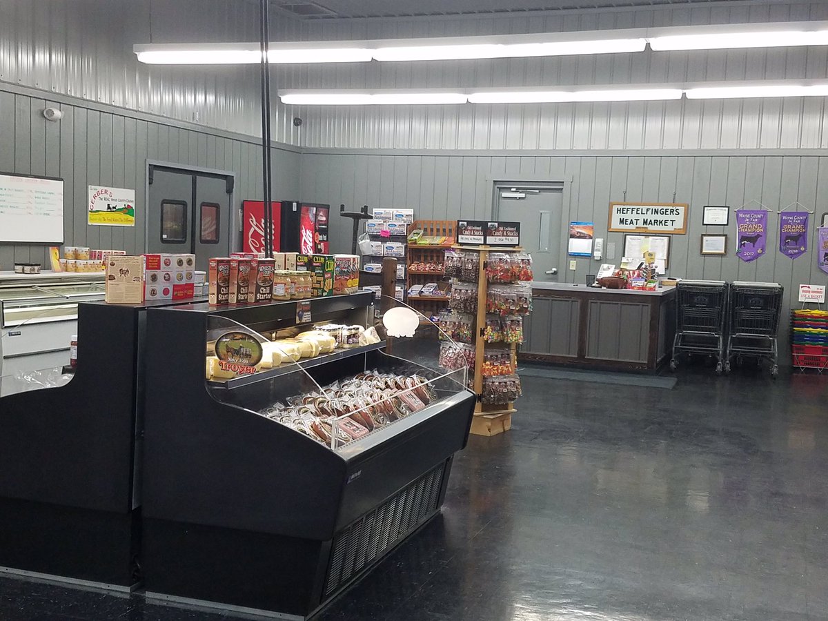 ohioagriculture's tweet image. Today for #OhioAgWeek, we are celebrating Heffelfinger’s Meats in Jeromesville, Ohio. The family-owned butcher shop has been around since 1963 and processes 100 -120 cattle and 400 - 500 hogs per week.