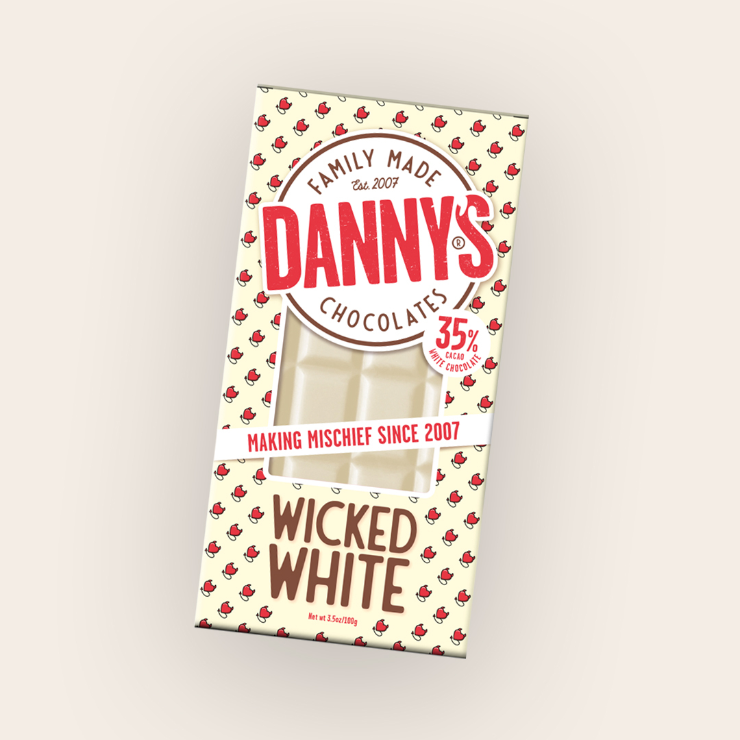 Have we got any white chocolate lovers here? Danny loves his wicked white 😍

#funflavours #bigkids #family #mischiefmakers #singleorigin #lukerchocolate #chocoholic #chocolate #milkchocolate #whitechocolate #familybusiness #snacktime #kidapprovedsnacks #chocolatelovers #nomnom