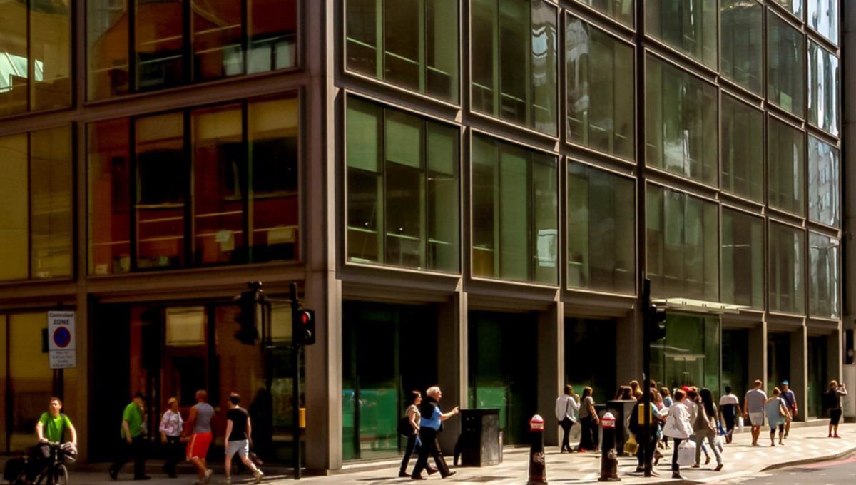 FindServiced's tweet photo. Check out our space of the week, 288 Bishopgate by @theargyllclub . Arranged across six floors, all offices and suites are finished to a high specification and benefit from views of the City and Spitalfields courtyard. Find out about this space here >  https://t.co/q2gtFQdwtX https://t.co/ciiZVs36iE