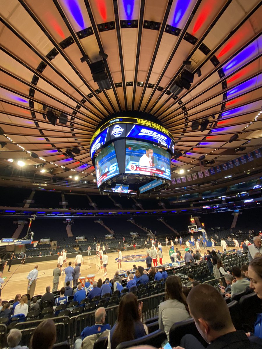 huliahooop's tweet photo. Live from MSG https://t.co/HTkN0ePFfM