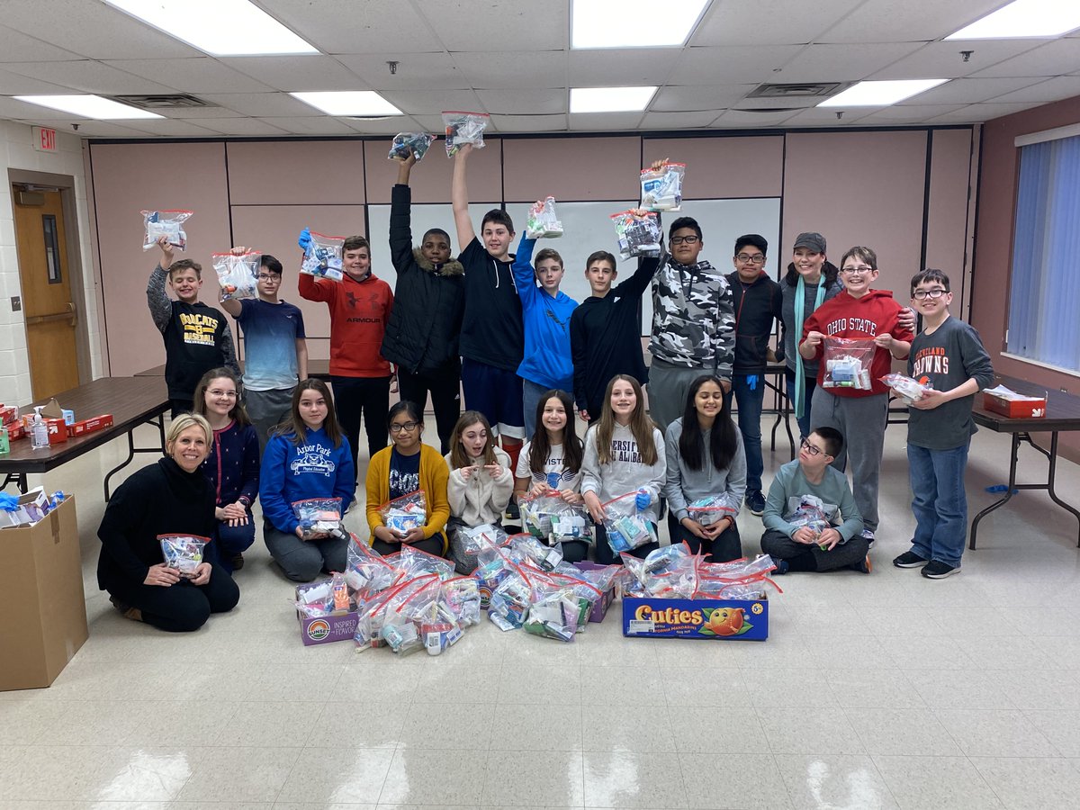 respond_now_4's tweet photo. A special thank you to https://t.co/9aKhRd16sW Church for the hygiene items they packed for Respond Now. https://t.co/mJdVOnAguh