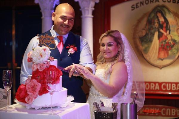 Carnival to the Rescue as Ship Plans Impromptu Wedding ow.ly/JNH450yJ4xR #wedding #brides #travel #gulliverstravel #fortworth #news