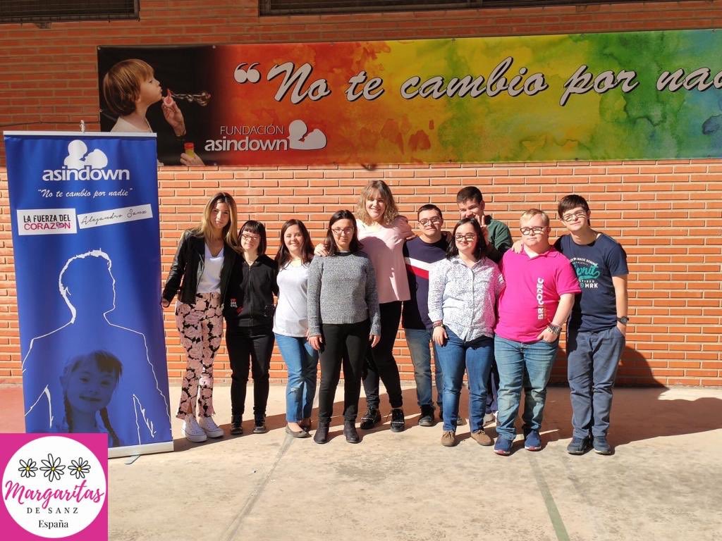 ,@margaritasanz_e visitó ayer <a href="/ASINDOWN/">ASINDOWN</a>, en una jornada llena de bonitas experiencias, recibiendo explicaciones sobre los niveles en los que trabajan y compartiendo risas y anécdotas con los niños 💪🏼❤ 
#NoTeCambioPorNadie
#LaFuerzaDeLaSolidaridad 
<a href="/AlejandroSanz/">Alejandro Sanz</a>