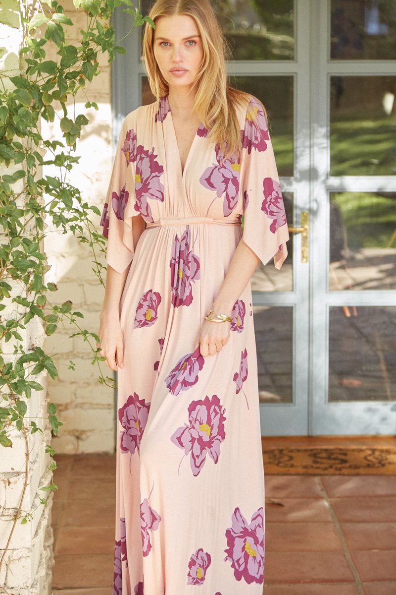 Peony- the perfect floral.
bit.ly/2IIX5Zg
bit.ly/38LYkBJ