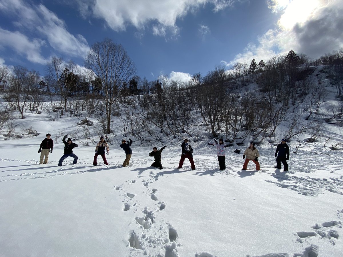 12人で神立行ってきました🏂
今シーズンも最高でした！

#春から獨協　#eviansnowboardingteam