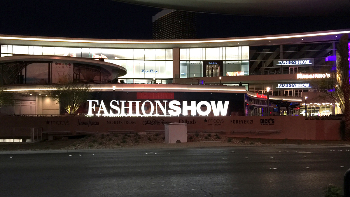 US_LED's tweet image. Today's #ThrowbackThursday shows off US LED's sign lighting solutions in action at @FashionShowLV shopping mall in Las Vegas. They wanted to make sure their name was shining bright like an oasis in the night! #LEDLighting #SignLighting #AlwaysTheRightChoice