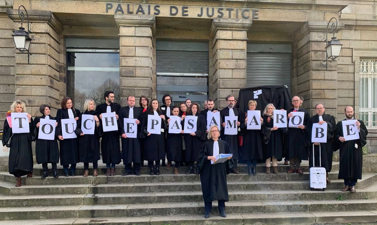 Relais Inter-Barreaux TOUCHE PAS A MA ROBE tweet media