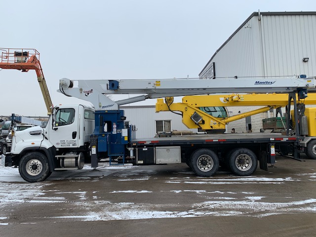 CropacEquipment's tweet photo. 2017 MANITEX 30100C Mounted on 2017 FREIGHTLINER 114SD

- 100’ four section main boom with quick reeve head
- Two piece 46’ swing-away jib
- Out and Down front outriggers with mid span charts
- 20,000lbs front axle, 40,000lbs rear axles, with 46,000lbs airliner https://t.co/QUBX2bwkuX